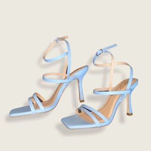 Baby Blue Strap-up Cake Stand Heel